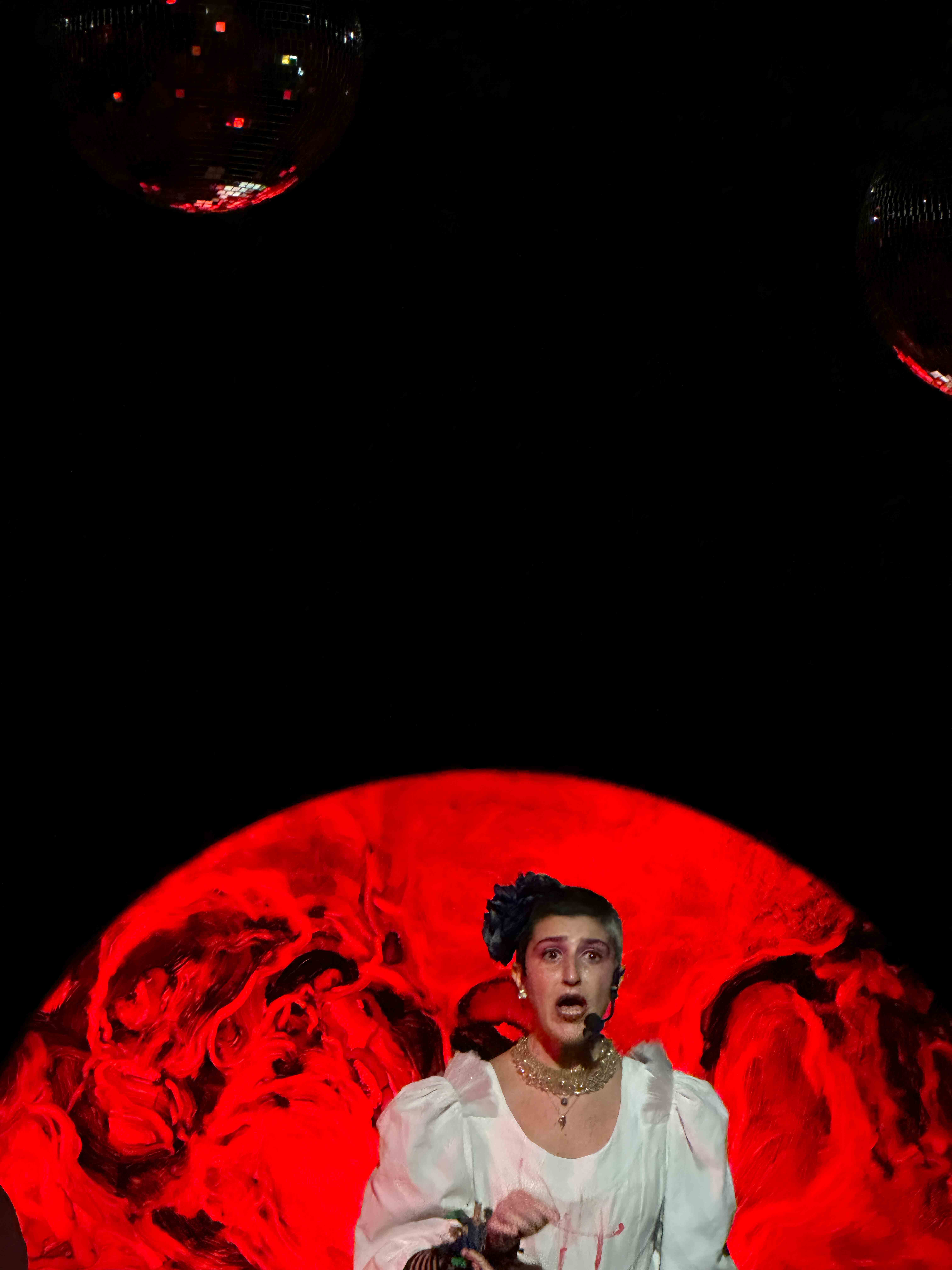 Moon presents Nakad El Gharam عالقمر مع نَكَد الغرام