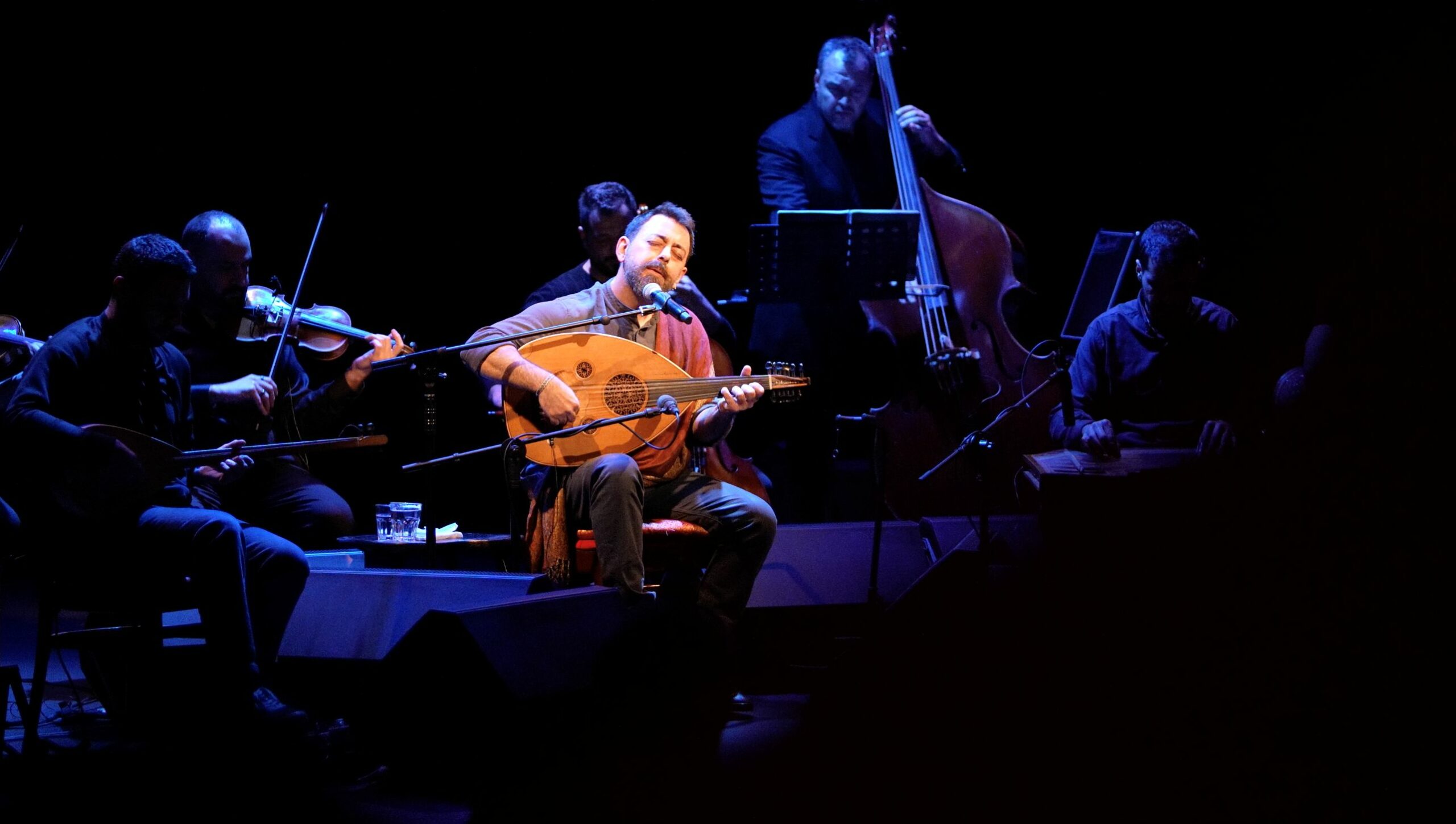 Naim El Asmar sings “Aghadan Alkak” & “Houwa Sahih El Hawa Gallab”