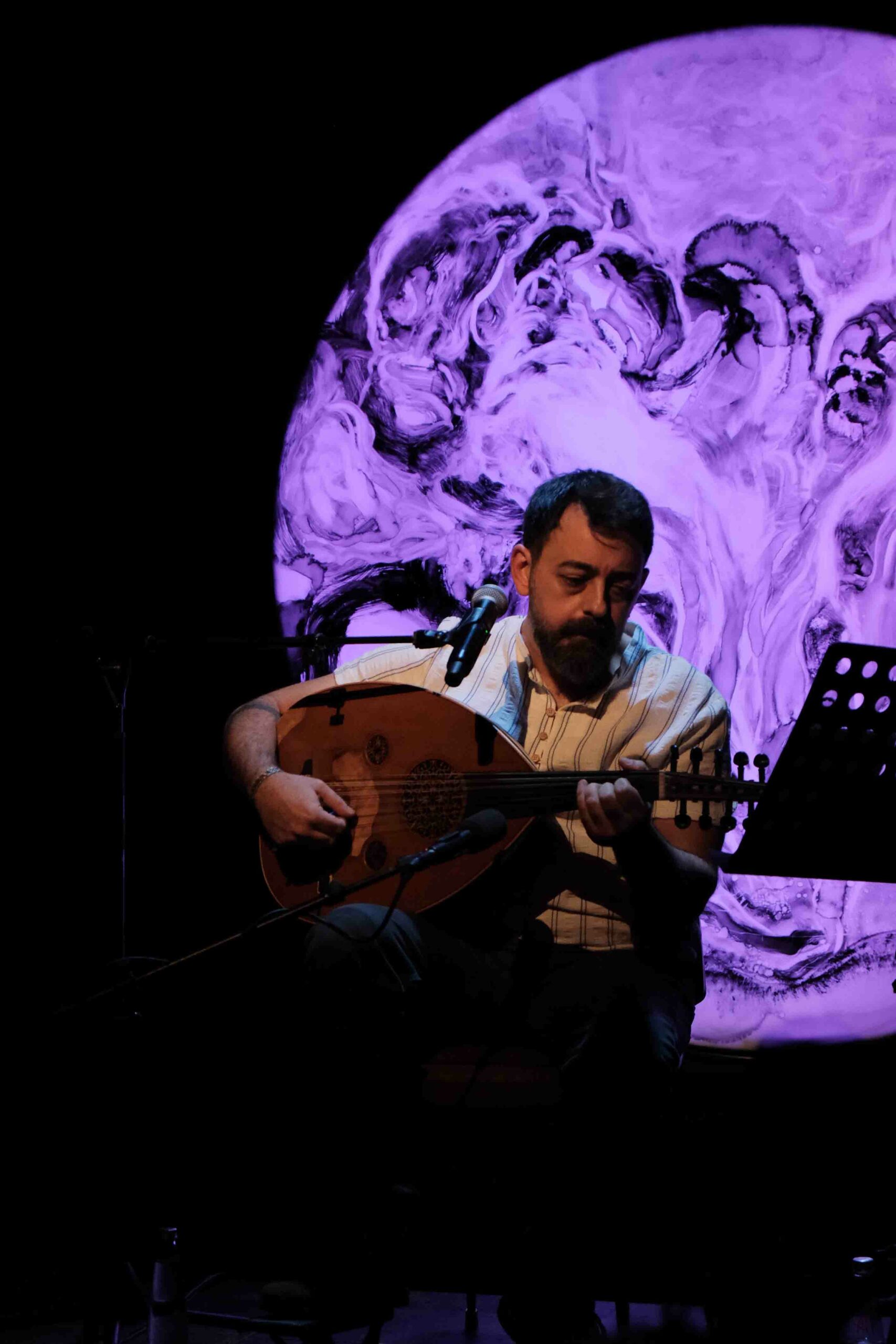 Moon presents Naim El Asmar عالقمر مع نعيم الأسمر